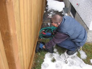 Placing rodent trap outside